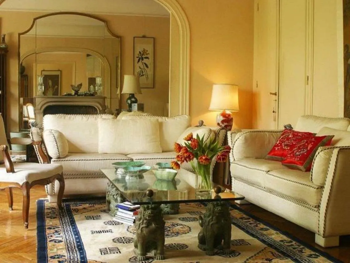 Rue De Buenos Aires In Apartment Paris
